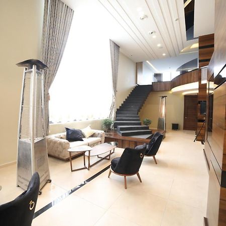 فندق صحارى الخليج Sahara Gulf Hotel Apartments Amã Exterior foto
