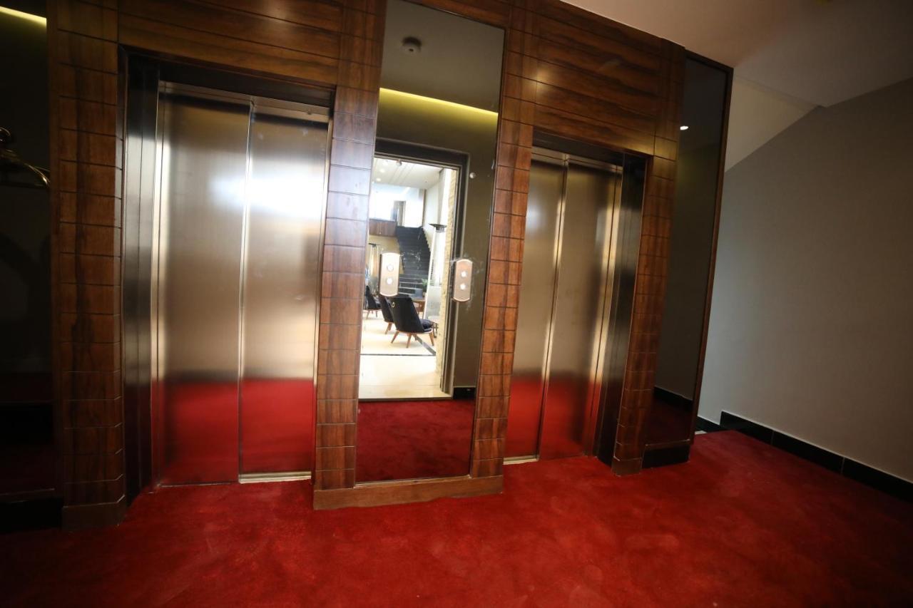 فندق صحارى الخليج Sahara Gulf Hotel Apartments Amã Exterior foto